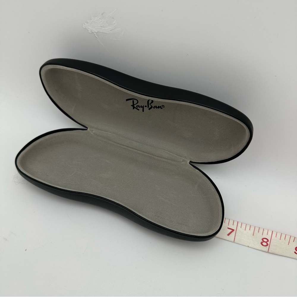 Ray-Ban Black clamshell Glasses Case - Picture 4 of 6